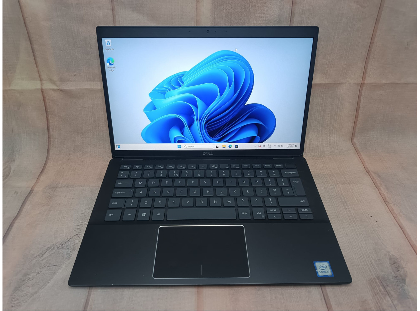 Dell Latitude 3301, i7-8th Gen, 8GB / 256 GB